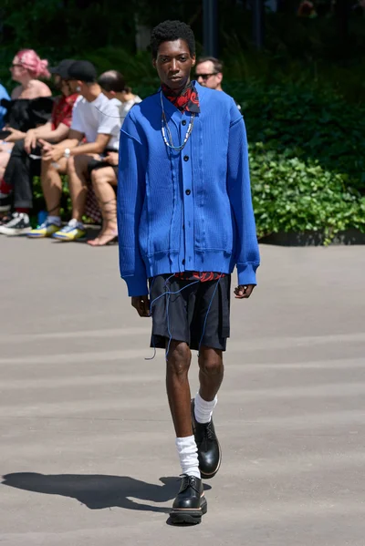 Look 27